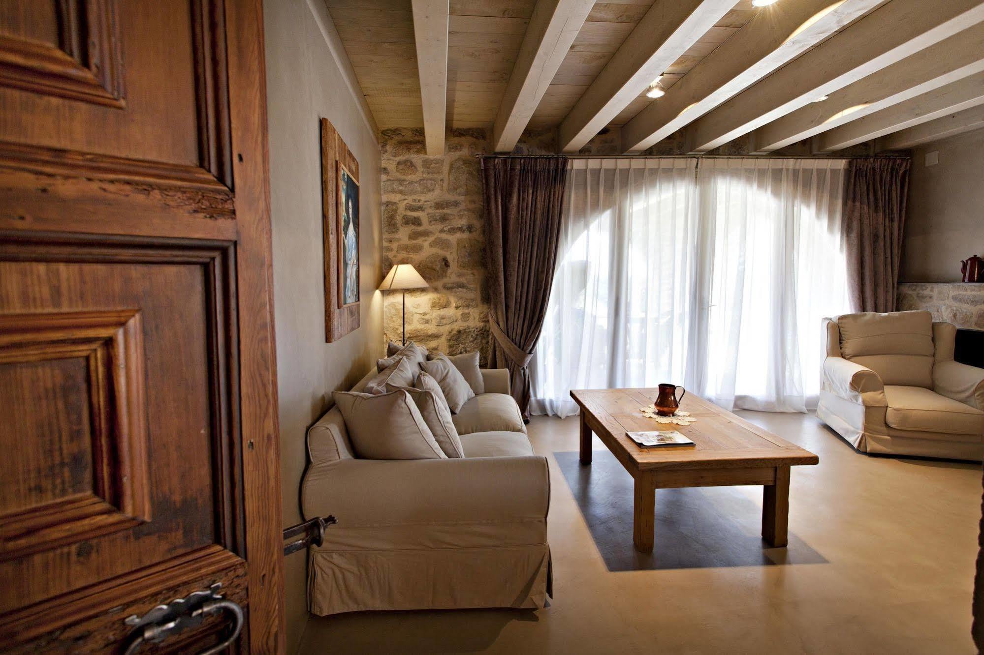 La Vella Farga Hotel Lladurs Exterior photo